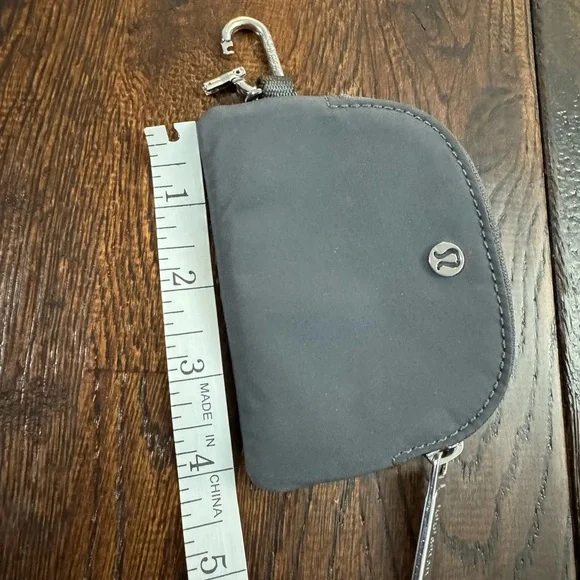 Lululemon athletica Gray Coin Keychain Pouch with Logo - Picture 12 of 15